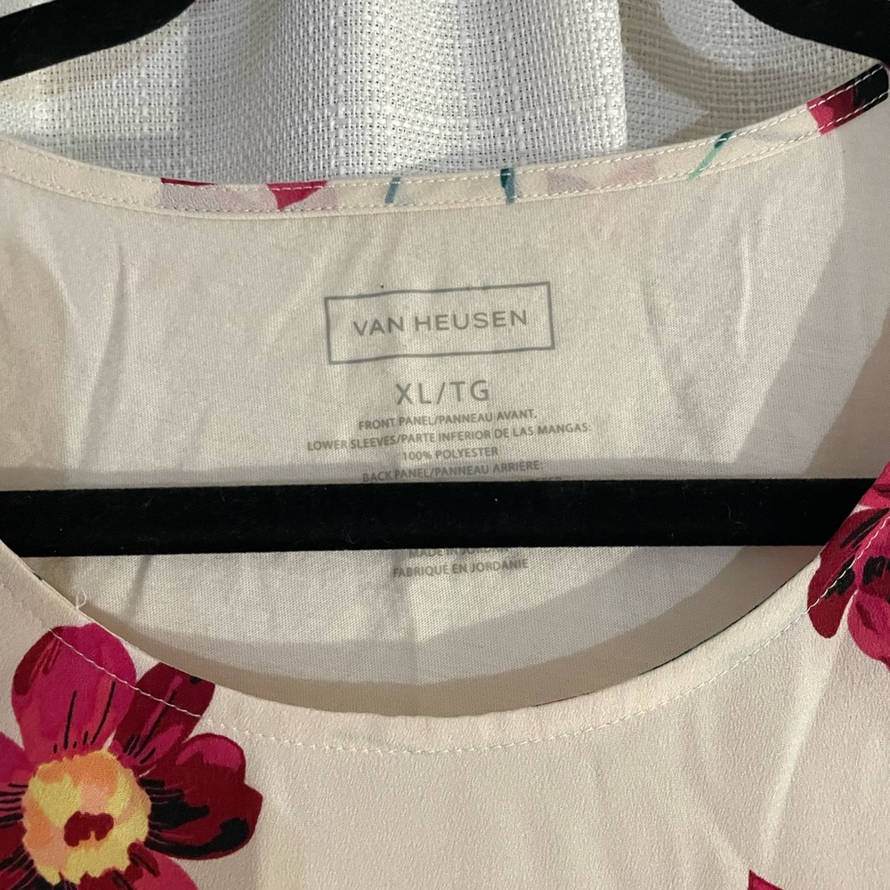 Floral Blouse - Picture 2 of 3